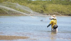 Coruripe inicia mapeamento de pescadores e marisqueiras com ação no povoado Barreiras