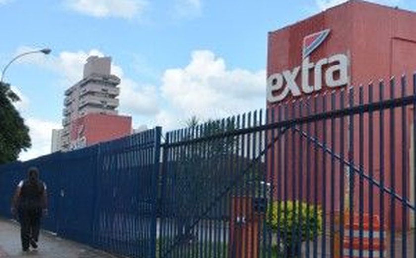 Ladrões levaram R$ 100 mil em mercadorias do Extra