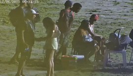 Videomonitoramento ajuda PM a prender trio que vendia drogas perto de bebê na Ponta Verde