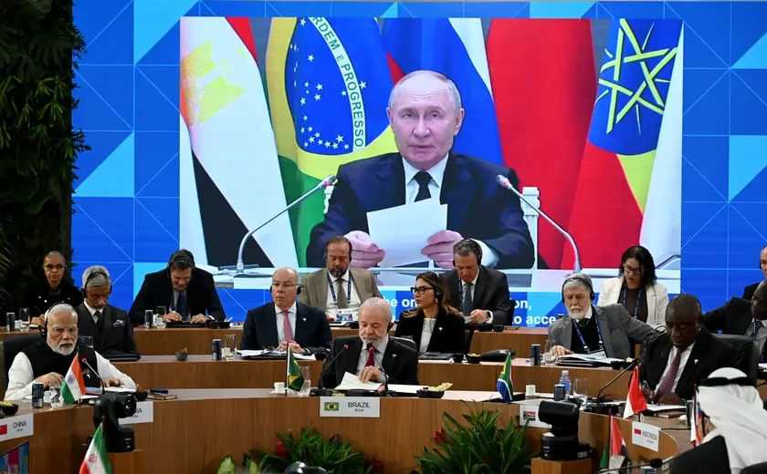 Em mudança de tom, Brics condena ataques contra Irã pela primeira vez