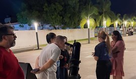 Famílias contemplam estrelas nas noites de Arapiraca