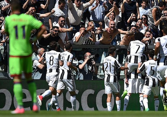 Juventus vence Crotone e conquista inédito hexacampeonato italiano