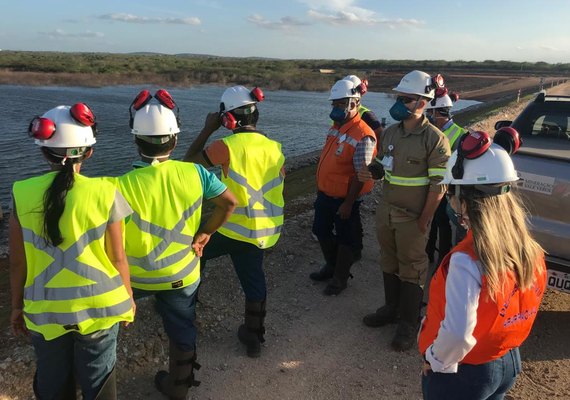 MVV informa que nível atual de água na Barragem da Mina Serrote chegou ao vertedouro, o qual começou a verter água para o riacho Salgado