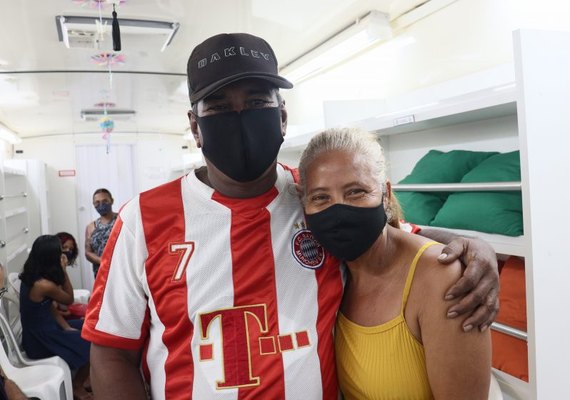 Casal decide retomar os estudos e fazem matrícula no EJAI