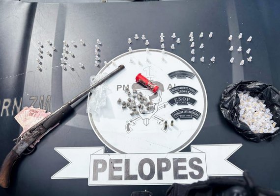 PM flagra tráfico e apreende drogas e arma de fogo em União dos Palmares