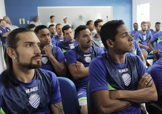 Elenco do CSA se apresenta e inicia trabalhos de pré-temporada para 2018