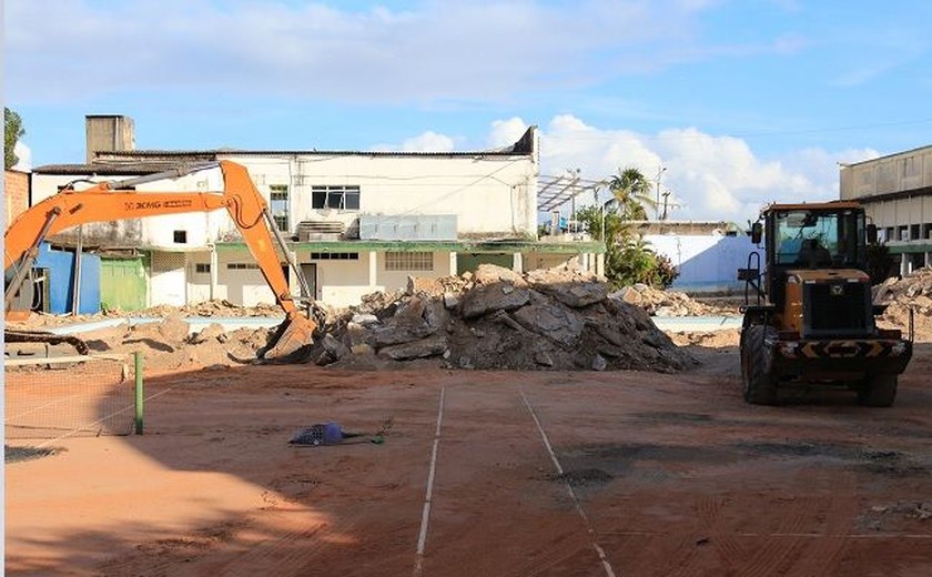 Iate Clube Pajussara é demolido