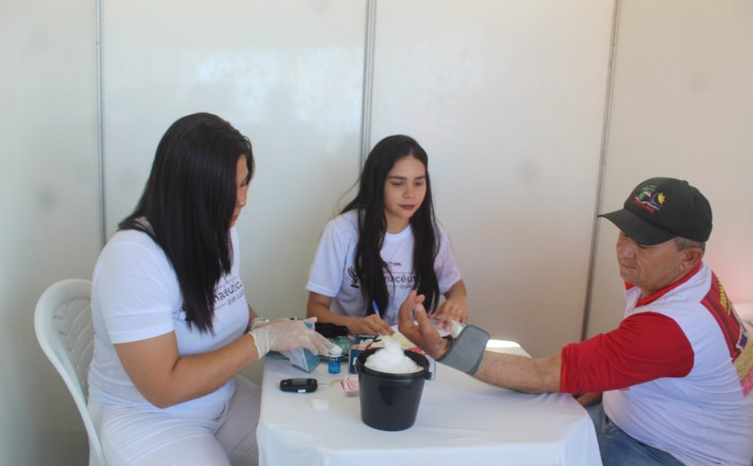 CRF/AL promove ação de saúde em alusão ao dia nacional do uso racional de medicamentos