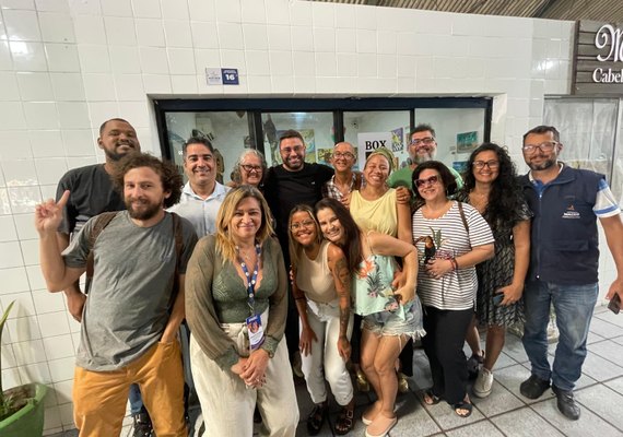 FMAC participa de momento comemorativo com artistas responsáveis pela revitalização do muralismo do Porto de Maceió