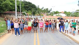 Familiares protestam contra acusação que pode levar 4 irmãos pescadores para a prisão