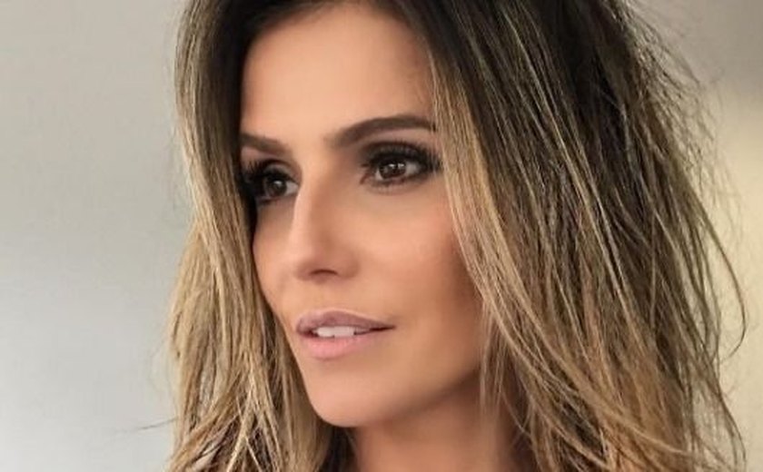 Deborah Secco tentou seduzir namorado da irmã: 'Levei surra da minha mãe'