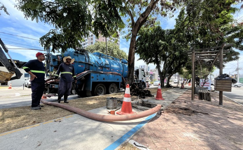 Limpeza remove quase 400 toneladas de lixo em outubro