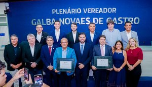 Câmara homenageia Claydson Mourinha e José Neto por contribuições a Maceió