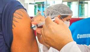 Ação itinerante em Maceió já aplicou quase 2 mil doses de Influenza em público prioritário