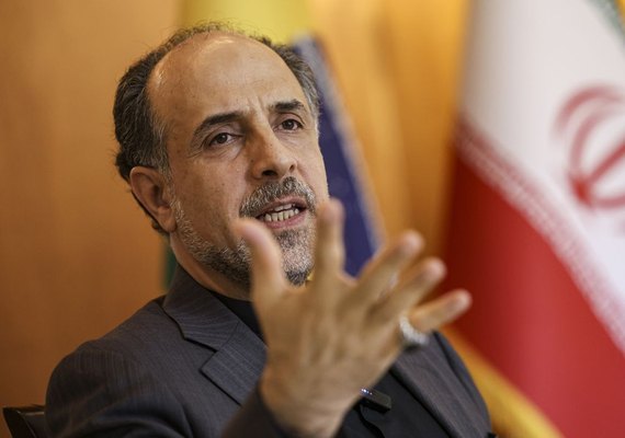 Embaixador do Irã diz que EUA evitam acordo e Trump se acha 'rei do mundo'