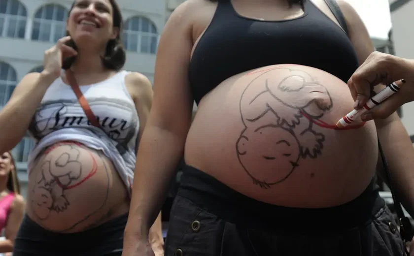 Fatores sociais e estruturais empurram mulheres para cesarianas