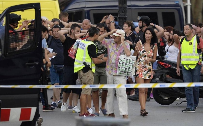 Cristiano Ronaldo e clubes se solidarizam com vítimas de atentado em Barcelona