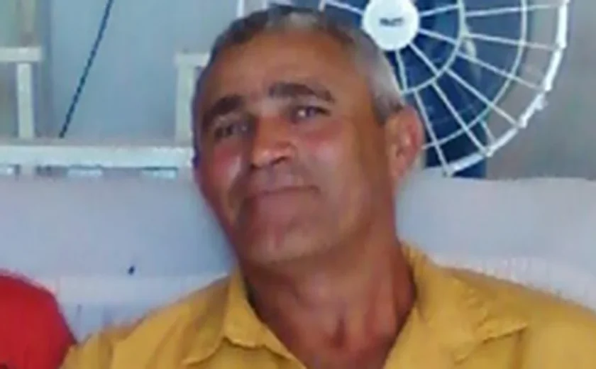 Motivado por ciúmes, homem invade casa e mata idoso com golpes de enxada