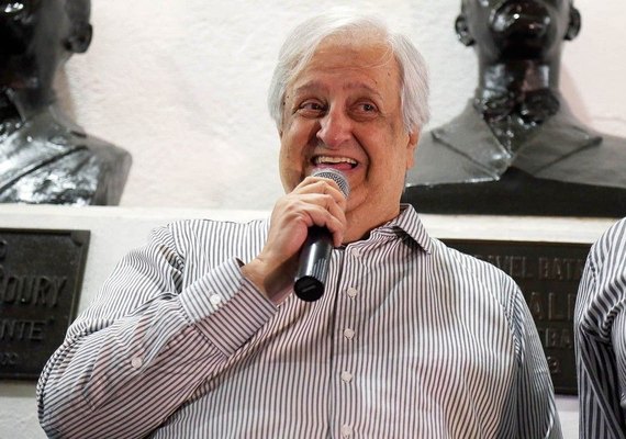 Sem dinheiro, Santos elogia elenco e descarta reforços para o Brasileiro