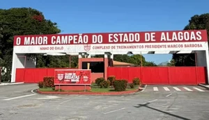 CRB destaca novo status de maior campeão de Alagoas em fachada do CT Ninho do Galo