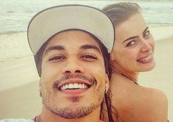 Após separação, Douglas Sampaio detona a ex-noiva, Rayanne Morais na internet