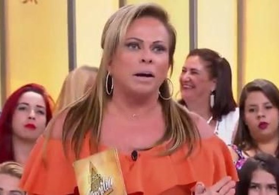 Christina Rocha revela que paga para os convidados do “Casos de Família”