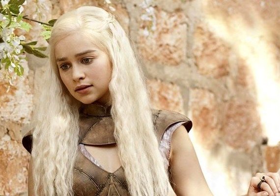Fotos do set de Game of Thrones mostram suposto trono de Daenerys