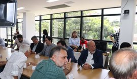 Lyra parabeniza governo por ação em favor da Indústria de Laticínios e pede retomada do Canal do Sertão