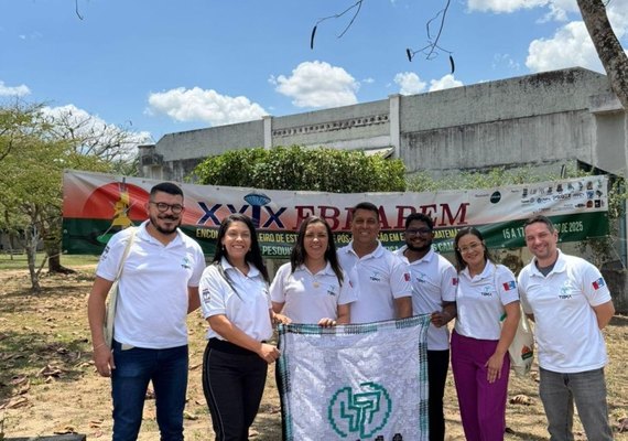 Professora da Semed de Maceió apresenta pesquisa sobre uso de vídeos autorais