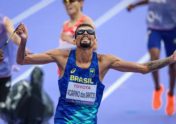 Júlio César Agripino é ouro e bate recorde mundial na corrida dos 5 km