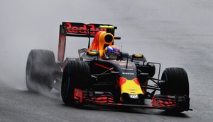 Verstappen não vê Red Bull lutando por vitórias no início da temporada