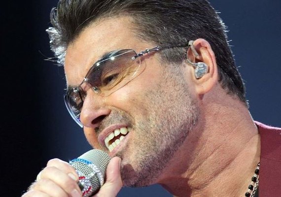 George Michael disse ter feito sexo com mais de 500 homens nos últimos 7 anos