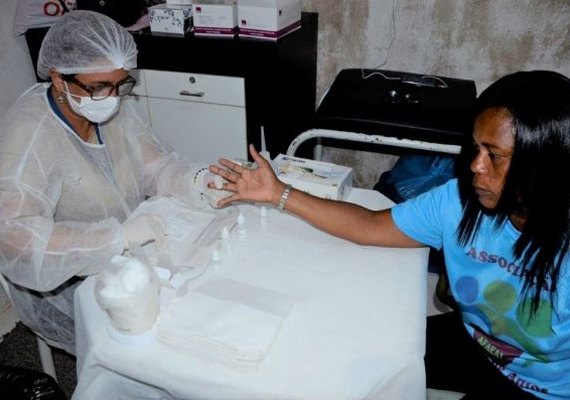 Sesau promove testagem rápida para detecção do HIV no Benedito Bentes