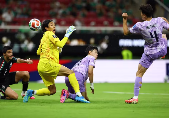 México vence Coreia do Sul com falha de goleiro e se garante na 2ª fase