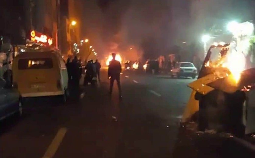 Protestos tomam as ruas do Irã e deixam 13 mortos desde quinta