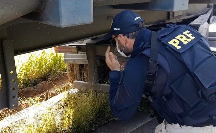 PRF em Alagoas flagra caminhão com sistema de emissão de poluentes irregular na BR-101