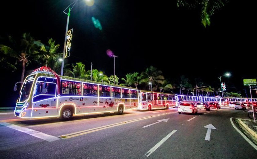 Carreata natalina encanta maceioenses e turistas na orla