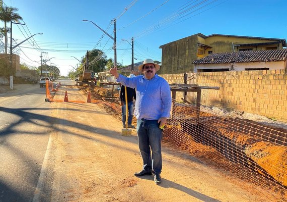 Ampla obra de urbanização da principal avenida de R. Largo segue a todo vapor