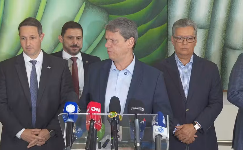 SP tem cinco mortes em investigação por intoxicação por bebida com metanol e 22 casos suspeitos, diz Tarcísio