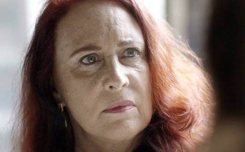 Novela 'Rock Story': Vanda mente no tribunal e prejudica Júlia no julgamento