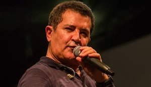 Cantor Beto Barbosa revela vício: 'Não vivia sem mulher a cada show'