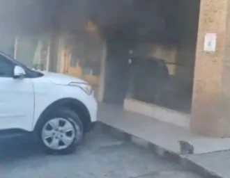 Loja de moda feminina pega fogo na Jatiúca