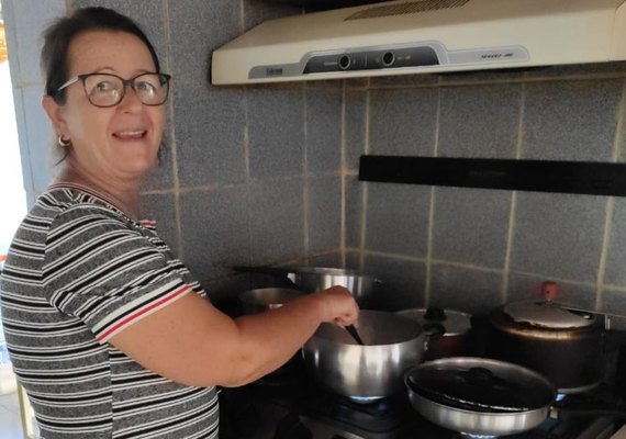 Alta no gás de cozinha leva donas de casa a refazerem orçamento doméstico