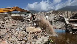 Sobe para 2.595 número de mortos em terremotos na Venezuela