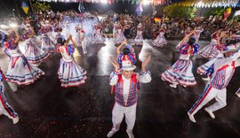 Coco de Roda emociona público na primeira noite do concurso em Jaraguá