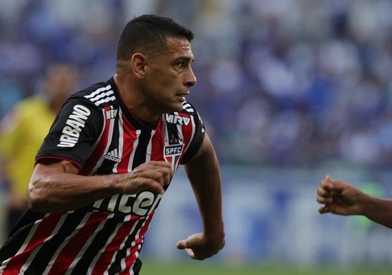 Diego Souza marca novamente e elogia estreia de garoto Luan como titular