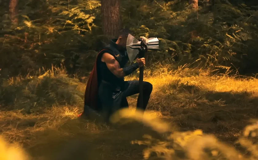 Thor retorna sério em novo teaser de 'Vingadores: Doutor Destino'