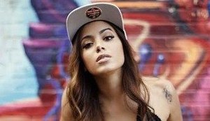 Funkeira Anitta leva gelo do crush e dispara: 'Não tá fácil para ninguém'