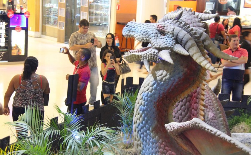 Exposição Internacional Dragões encanta pessoas de todas as idades no Pátio Maceió