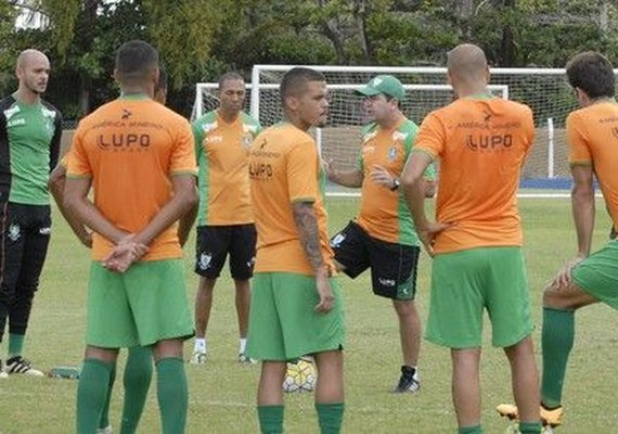 América-MG treina pênalti, e deve repetir time contra o Murici